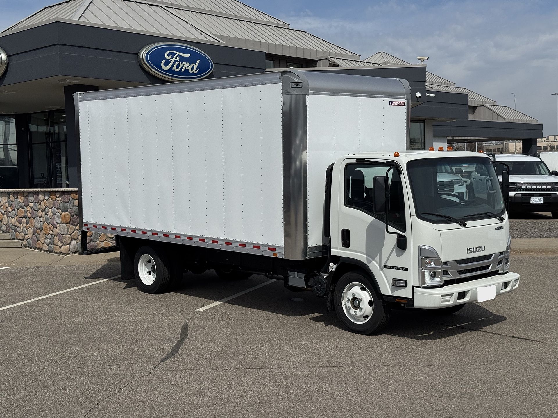 2025 Isuzu NRR GAS