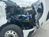 2025 Volvo VNL64T300