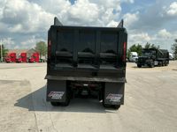 2026 Volvo VHD84B300