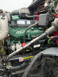 2022 Volvo VNR64T300