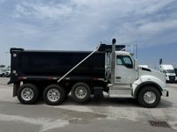 2025 Kenworth T880