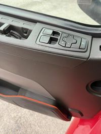 2022 Volvo VNR64T300