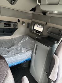 2026 Volvo VNL64T860