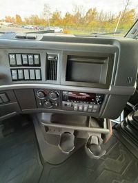 2024 Volvo VNL64T860