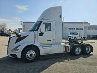 2025 Volvo VNL64T300