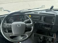 2023 Volvo VNL64T760