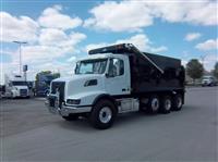 2025 Volvo VHD84B300