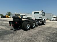 2026 Volvo VHD84B300