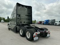 2025 Volvo VNL64T860