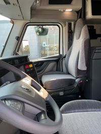 2026 Volvo VNL64T860