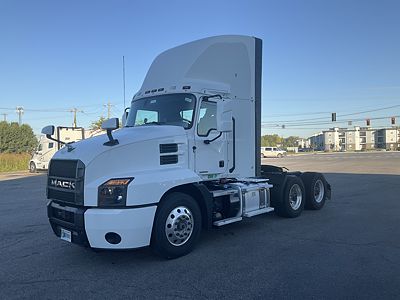 2023 Mack AN64T M742