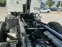 2025 Volvo VHD84B300