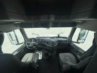 2023 Volvo VNL64T760