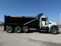 2022 Mack GR64F M359