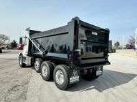2025 Volvo VHD84B300