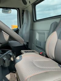 2026 Volvo VHD84B300