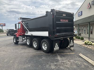 2024 Volvo VHD84F300