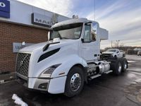 2021 Volvo VNL64T300