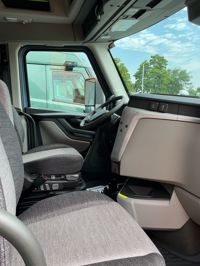 2026 Volvo VNL64T660