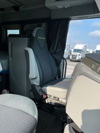 2026 Volvo VNL64T860