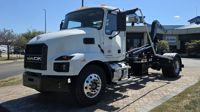 2025 Mack MD742