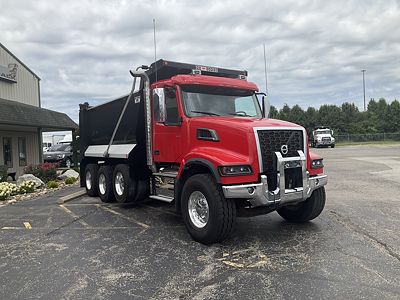 2024 Volvo VHD84F300