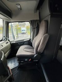 2024 Volvo VNL64T860