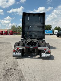 2025 Volvo VNL64T860