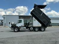 2025 Volvo VHD84B300