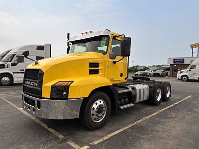 2023 Mack AN64T M742