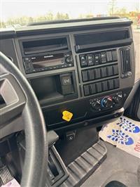 2024 Volvo VNL64T860