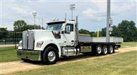 2027 Kenworth W990