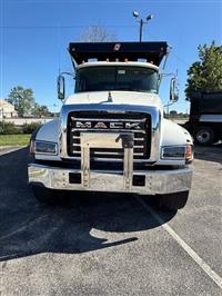 2025 Mack GR64F