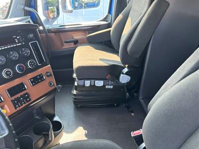 2022 Freightliner Cascadia 126