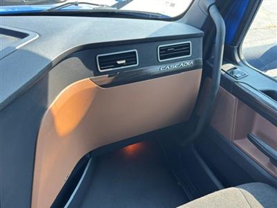 2022 Freightliner Cascadia 126