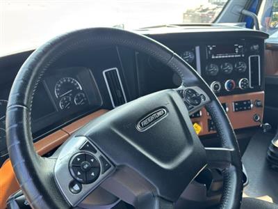 2022 Freightliner Cascadia 126