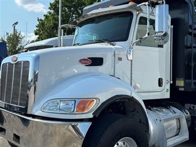 2021 Peterbilt 348