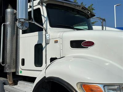 2021 Peterbilt 348