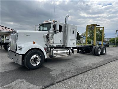 2025 Kenworth W900