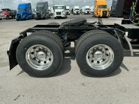 2025 Volvo VNL64T860