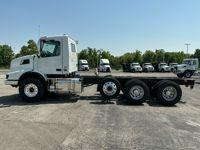 2026 Volvo VHD64B300