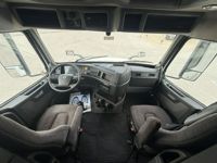 2023 Volvo VNL64T860