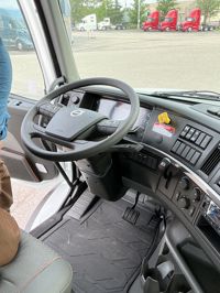 2026 Volvo VHD84B300