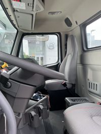 2026 Volvo VHD84B300