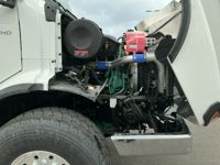 2026 Volvo VHD84B300