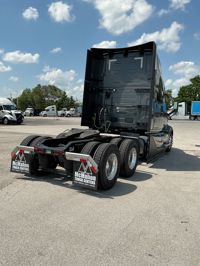 2025 Volvo VNL64T860