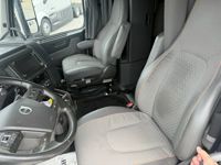 2023 Volvo VNL64T760