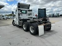 2025 Volvo VNL64T300