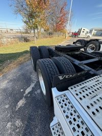 2024 Volvo VNL64T860