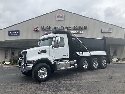 2024 Volvo VHD64F300